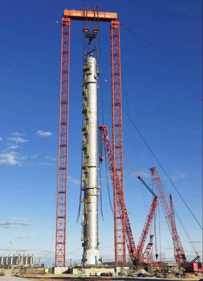 112m Propylene Rectification Tower Lifting Hoisting into Place